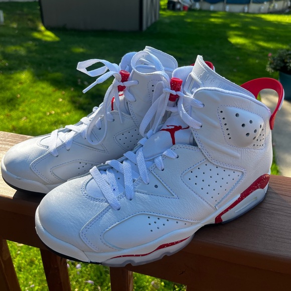Jordan Sneakers with Subtle Cream Accents - Picture 1 of 6